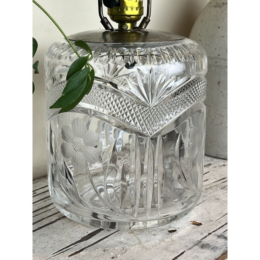Vintage Chinoiserie Hollywood Regency  Ginger Jar Ornate Crystal Lamp 8” x 7”